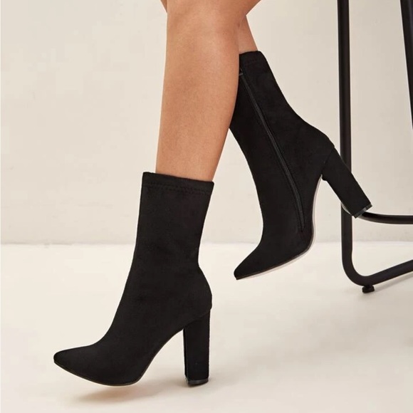 SHEIN Shoes - Black Point Toe Chunky Boots